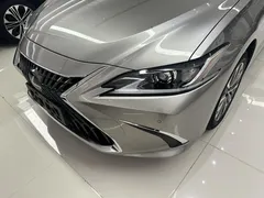 2022 Lexus ES 200 Excellence — фото 3