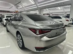 2022 Lexus ES 200 Excellence — фото 17