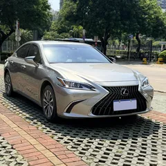 2022 Lexus ES 200 Excellence — фото 4