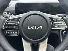 2023 Kia Seltos 1.5L IVT Luxury, белый — фото 12