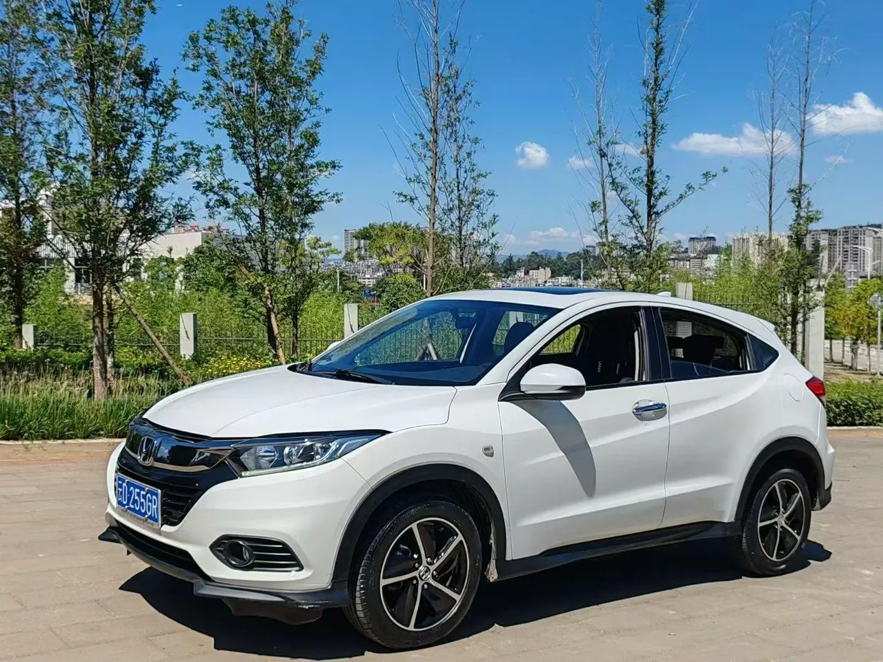 2022 Honda Vezel 1.5L CVT Pioneer