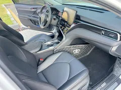 2021 Toyota Camry 2.5G Luxury, белый — фото 14