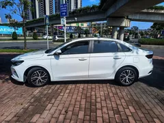 2022 Geely Emgrand 4th Gen 1.5L CVT Luxury, белый — фото 3