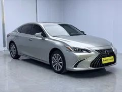 2022 Lexus ES 200 Excellence — фото 3