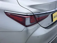 2022 Lexus ES 200 Excellence — фото 18