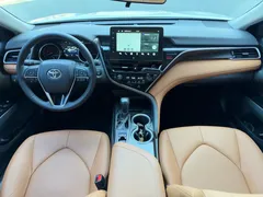2022 Toyota Camry 2.0G Luxury, белый — фото 4