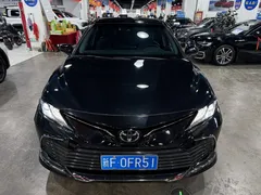 2023 Toyota Camry 2.5G Luxury, чёрный — фото 2