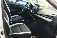 2022 Toyota Yaris L Zhixuan X 1.5L CVT Leading Plus, белый — фото 6