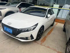 2022 Hyundai Elantra 1.5L CVT LUX Premium, белый — фото 2