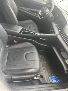 2022 Hyundai Elantra 1.5L CVT LUX Premium, белый — фото 7