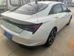 2022 Hyundai Elantra 1.5L CVT LUX Premium, белый — фото 8