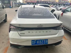 2022 Hyundai Elantra 1.5L CVT LUX Premium, белый — фото 9