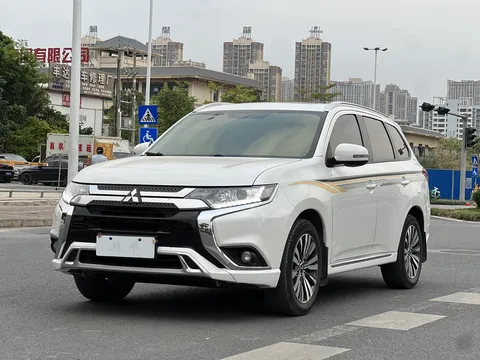 2021 Mitsubishi Outlander 2.0L 2WD 5