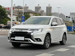 2021 Mitsubishi Outlander 2.0L 2WD 5, белый — фото 1
