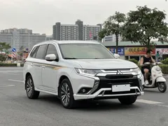 2021 Mitsubishi Outlander 2.0L 2WD 5, белый — фото 3
