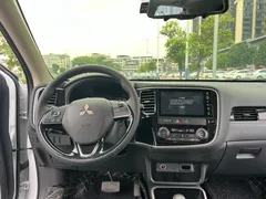 2021 Mitsubishi Outlander 2.0L 2WD 5, белый — фото 12