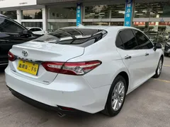 2021 Toyota Camry 2.0G Luxury, белый — фото 5