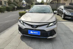 2021 Toyota Camry 2.0G Luxury — фото 3