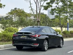 2022 Lexus ES 200 Excellence, чёрный — фото 4
