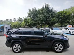 2022 Toyota RAV4 2.0L CVT 2WD Fashion, чёрный — фото 5