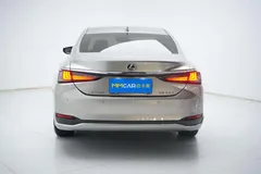 2022 Lexus ES 200 Excellence — фото 11