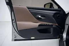 2022 Lexus ES 200 Excellence — фото 14