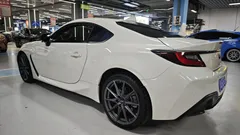 2022 Subaru BRZ 2.4L MT, белый — фото 6