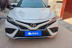 2021 Toyota Camry 2.0S Fashion, белый — фото 3