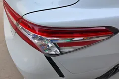 2021 Toyota Camry 2.0S Fashion, белый — фото 7