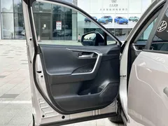 2022 Toyota Wildlander 2.0L 2WD Luxury Plus — фото 12