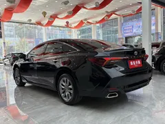 2021 Toyota Avalon 2.5L Luxury, чёрный — фото 19