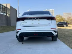 2022 Geely Emgrand 1.5L CVT Elite 4th Gen, белый — фото 5