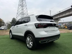 2022 Volkswagen Tacqua 1.5L AT Comfort, белый — фото 4