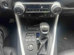 2023 Toyota RAV4 2.0L CVT 2WD 20th Anniversary Platinum, белый — фото 4