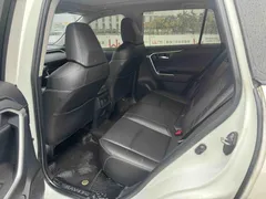 2023 Toyota RAV4 2.0L CVT 2WD 20th Anniversary Platinum, белый — фото 6