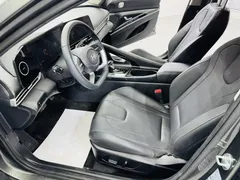 2023 Hyundai Elantra 1.5L CVT LUX Premium — фото 4