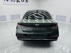 2023 Hyundai Elantra 1.5L CVT LUX Premium — фото 17