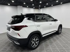 2021 Kia Seltos 1.5L CVT Trend, белый — фото 7