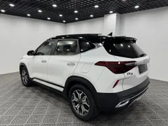 2021 Kia Seltos 1.5L CVT Trend, белый — фото 9