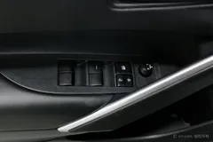 2023 Toyota Frontlander 2.0L CVT Elite, белый — фото 11