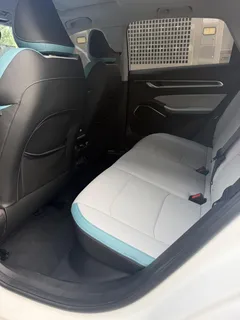 2023 Geely Emgrand 4th Gen Champion 1.5L CVT Flagship, белый — фото 12