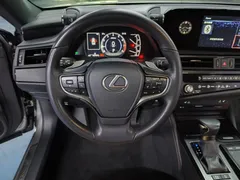 2021 Lexus ES 200 Excellence — фото 9