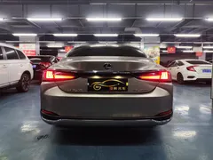 2021 Lexus ES 200 Excellence — фото 18