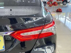 2023 Toyota Camry 2.0G Luxury, чёрный — фото 14
