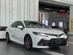 2023 Toyota Camry 2.5Q Flagship, белый — фото 3