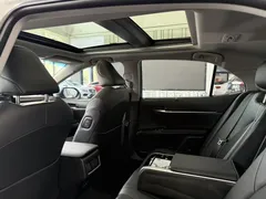 2023 Toyota Camry 2.5Q Flagship, белый — фото 5