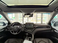 2023 Toyota Camry 2.5Q Flagship, белый — фото 8