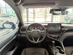 2023 Toyota Camry 2.5Q Flagship, белый — фото 9