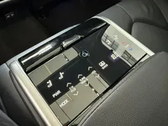 2023 Toyota Camry 2.5Q Flagship, белый — фото 11