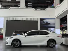 2023 Toyota Camry 2.5Q Flagship, белый — фото 19